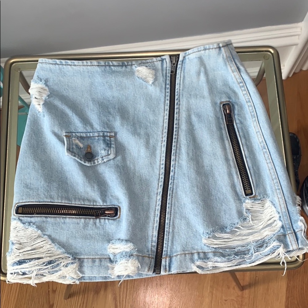 CARMAR NEVER BEEN WORN JEAN SKIRT